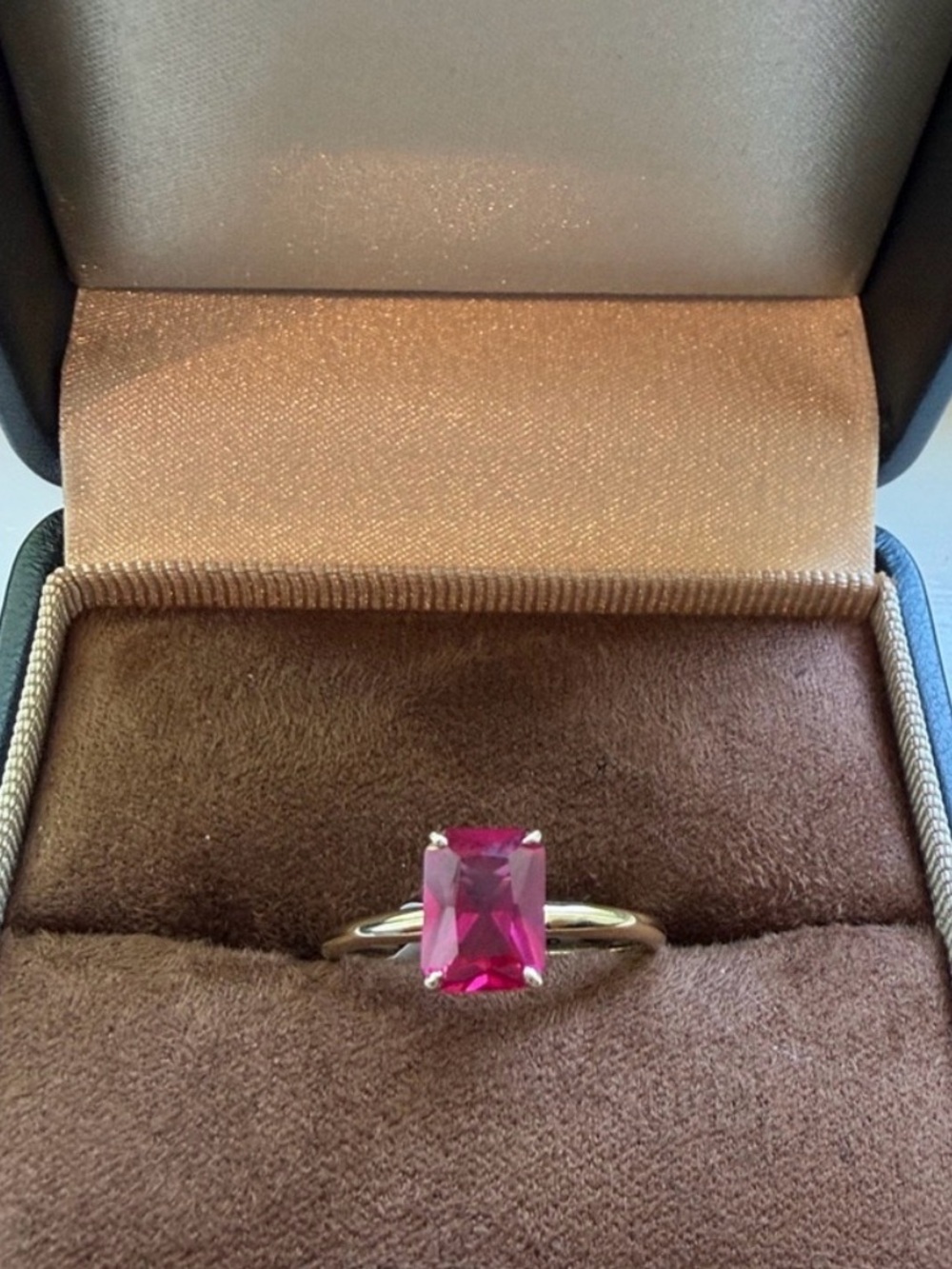 2 ct Ruby ring in 10k yellow gold Ring. NWT
